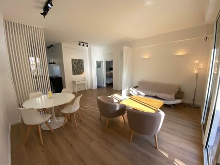 Location Appartement 3 pièces 78m² MARSEILLE 2ème - Photo 3