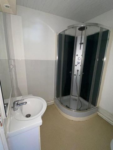 Location Appartement 2 pièces 44m² LE CREUSOT 71200 - Photo 5