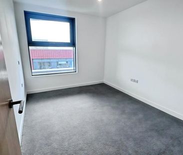 1 bedroom penthouse to rent - Photo 4