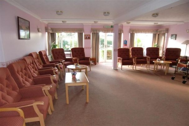 1 bedroom retirement property to rent - Photo 1