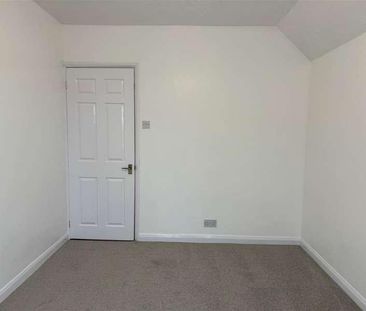 Green Lane, Farnham, GU9 - Photo 4