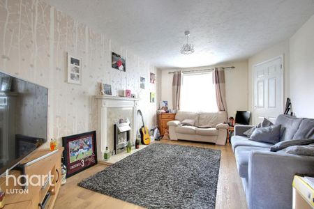 3 bedroom end of terrace house to rent - Photo 2