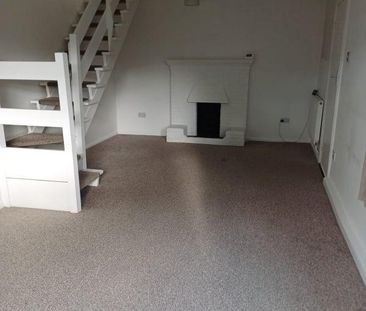 4 bedroom semi-detached house to rent - Photo 1