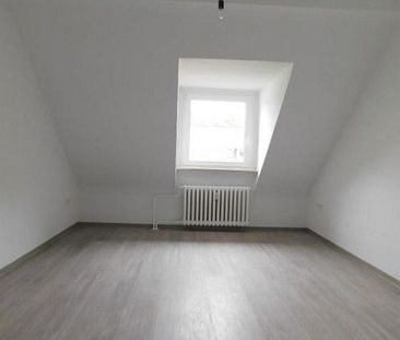 Schöne Dachgeschoss-Wohnung in Stadtnähe! - Photo 3