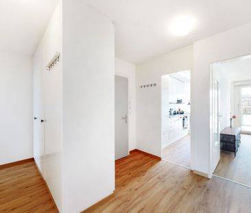 Renovierte Wohnung mit idealen Verkehrsanbindungen - Photo 1