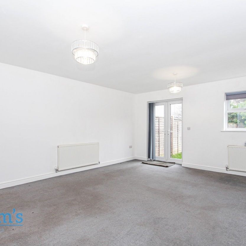 3 bed Town House for Rent - Photo 1