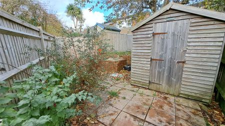 3 bedroom semi-detached house to rent - Photo 3