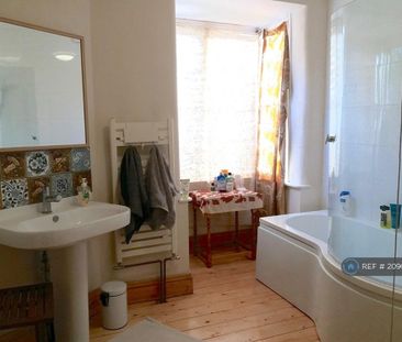 1 bedroom in a house share to rent - Photo 6