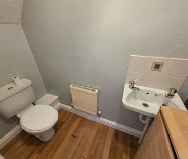 2 bedroom semi-detached house to rent - Photo 5