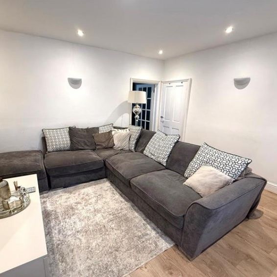 2 Bedroom Terraced To Let - Photo 1