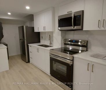 568 Brownridge Drive #Lower - Photo 3