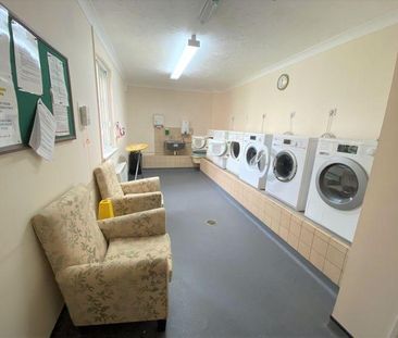 1 bedroom retirement property to rent - Photo 4