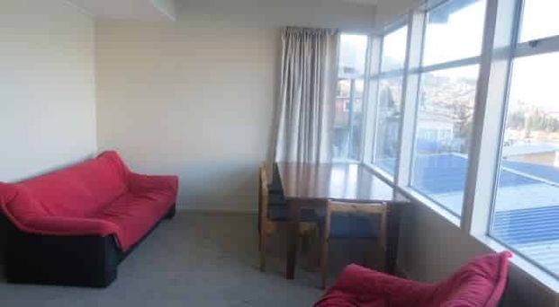 1 Bedroom, 1 Bathroom Apartment in Central Queenstown - Photo 1