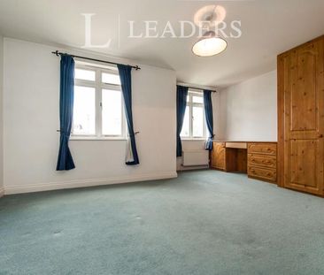3 bedroom house to rent Beaufort Court, Chesterton Lane, Cirenceste... - Photo 2