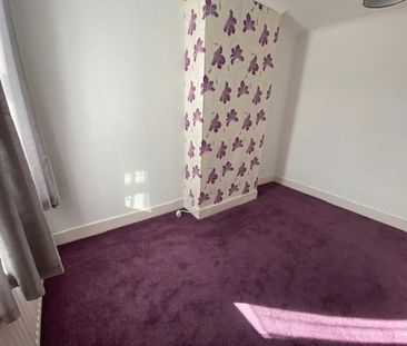 Terraced House to rent on - Photo 2