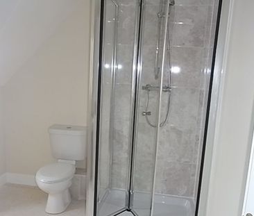 3 Bedroom - Photo 4