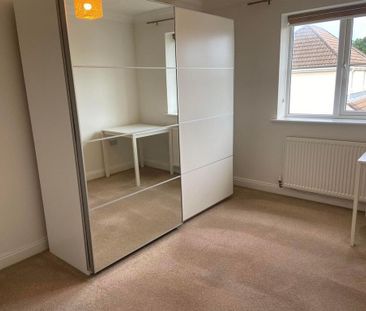 4 bedroom semi-detached house to rent - Photo 3