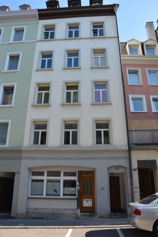 Zentrumsnahe Singlewohnung mit grossem Balkon! - Foto 3