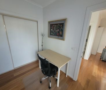 Bentleigh East - Photo 2