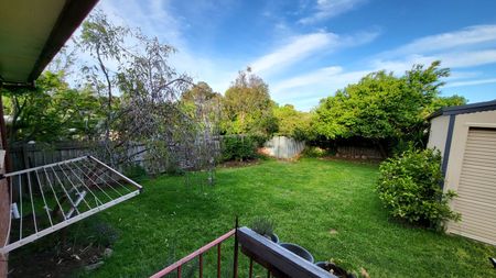 12 Illoura Street, Watsonia VIC 3087 - Photo 4