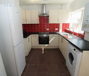 4 Bed - Holdsworth Street, Plymouth - Photo 5