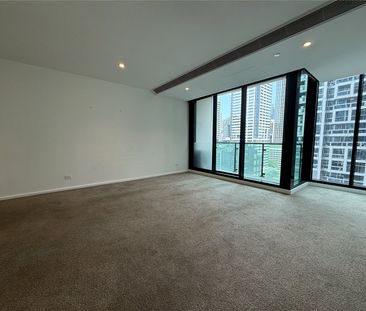 1703/618 Lonsdale Street - Photo 2