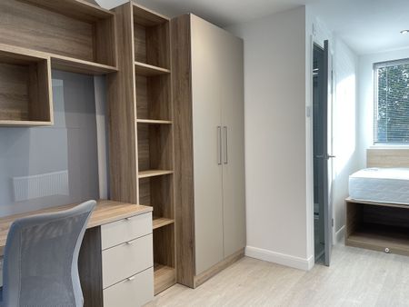 7 Bed Detached House, Charter Avenue, CV4 - Photo 5