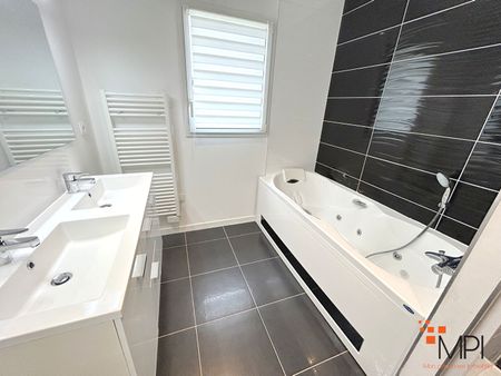 Location Maison 5 pièces 103m² - Photo 4