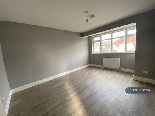 4 bedroom semi-detached house to rent - Photo 1