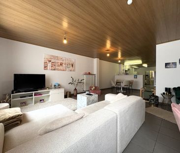 Ruim appartement met 4 slaapkamers en overdekte autostaanplaats - Foto 1