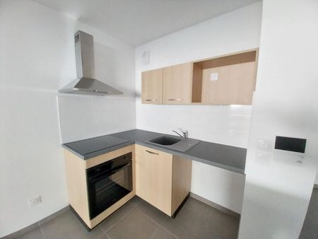 Location Appartement 3 Pièces 64 m² - Photo 4