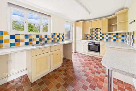 3 bedroom semi-detached house to rent - Photo 4