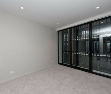 19/14 Trevillian Quay, Kingston ACT, Belconnen - Photo 2