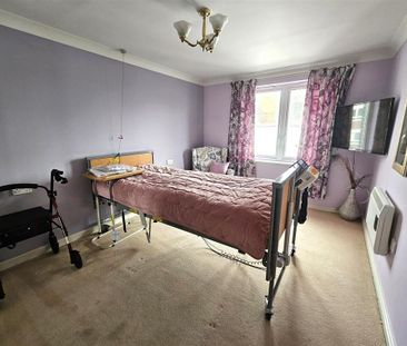 2 bedroom retirement property to rent - Photo 4