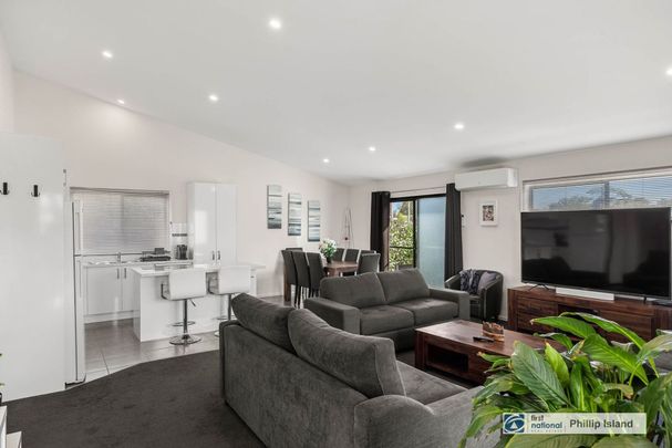 Modern Home in quiet location - Photo 1