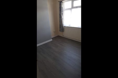 2 Bed Terraced House, Westbury Road, B17 - Photo 3