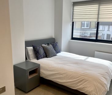 Stylish Apartment for Rent in Reigate - Photo 4