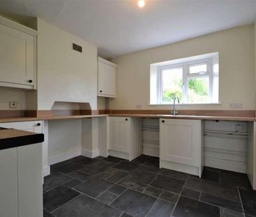 Greatham, West Sussex, RH20 - Photo 2