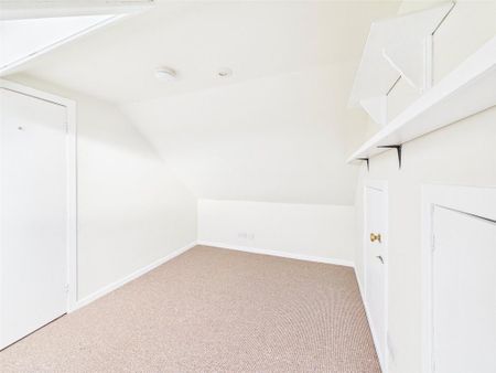 4 bedroom apartment to rent - Photo 4