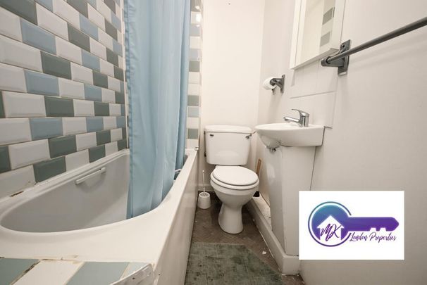 1 Bedroom Room in Flat Share To Rent - Photo 1