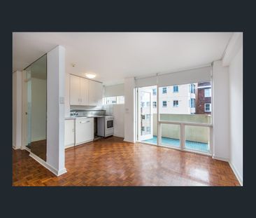 Top Floor Studio with Captivating Views - Photo 4