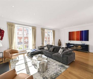 An elegant beautifully presented third and fourth floor duplex penthouse with a balcony and private roof terrace. - Photo 2