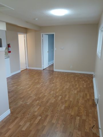 For Lease - 5583 Ontario Avenue Unit# B, Niagara Falls, Ontario - Photo 3