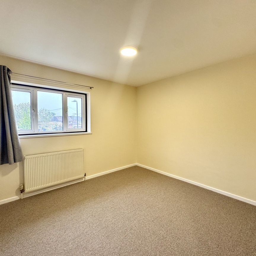 Boundary Close, Middlesex, UB2 - Photo 1