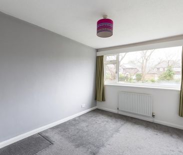 4 Bed House - Photo 3