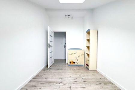 CICHE, DWUPOZIOMOWE – 25 MINUT OD PAŁACU KULTURY - Zdjęcie 4