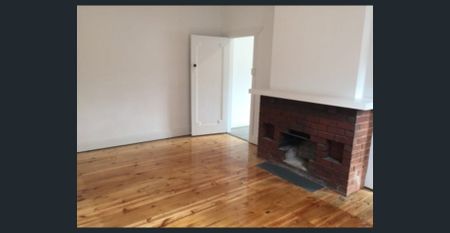 Stunning House In Excellent Location - Photo 3