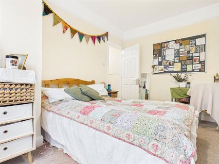 4 bedroom terraced house to rent - Photo 5