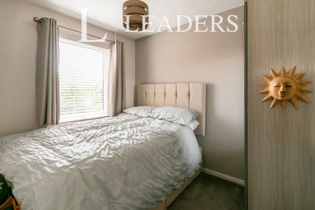 3 bedroom house to rent Le Patourel Close, Christchurch, BH23 - Photo 2