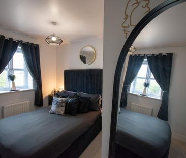 3 bedroom semi-detached house to rent - Photo 2